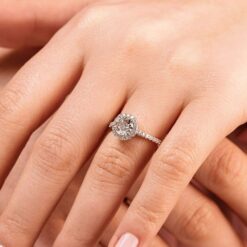 darling engagement ring lab grown diamond lifestyle 001 79911634 961d 423b 9697 e6503a0d73e2