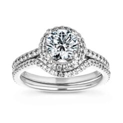lovely accented engagement ring webwhite 005 377fb900 706c 4e9c bd32 2e1bfd71ea89