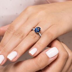 novu engagement ringnovu engagement ring blue sapphire lifestyle 003 31f17dac 4507 4b3b b3a8 4b0d35b552b0